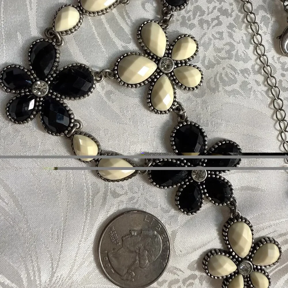 VTG Premier Designs Silvertone Black Cream Rhinestone Daisy Necklace & Bracelet